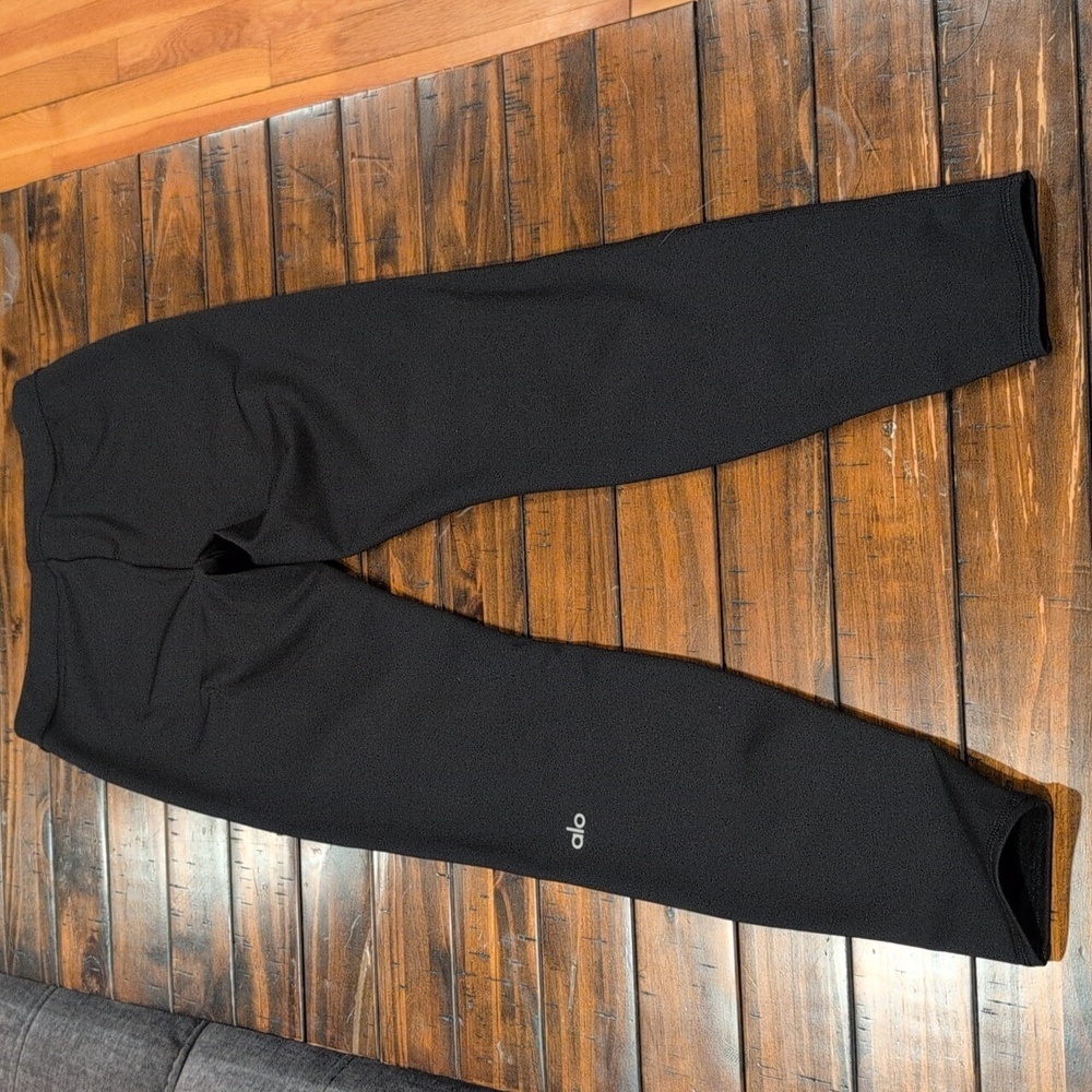 Alo Thrill Seeker Leggings - Picture 8 of 9
